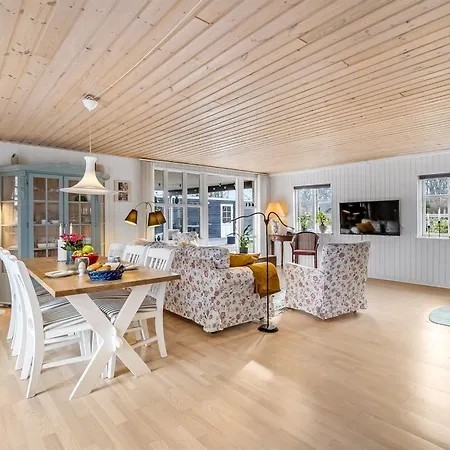 Sande - 400m From The Sea By Interhome 펜션 *
